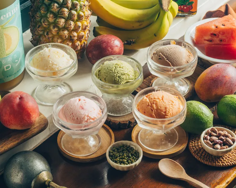 雪王冰淇淋開店近80年，為台北最老字號手工冰店，以超過70種獨家口味如啤酒、牛肉、麻油等，進行一場味蕾的冒險實驗。台北喜來登提供。