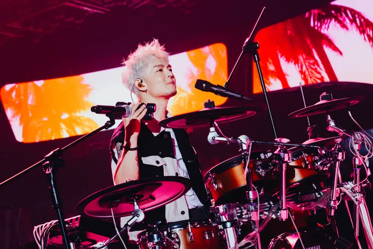 阿電受傷血濺小鼓。KKLIVE、不搖就滾提供