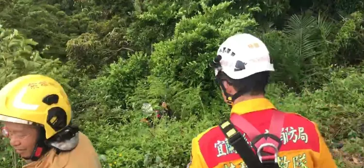 警消3天前將王婦從北宜邊坡救起，但昨天卻不幸在家中因火災喪命。翻攝照片