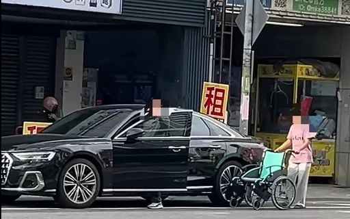 台南阿伯外出坐輪椅還能開豪車上路? 警方、監理所說話了