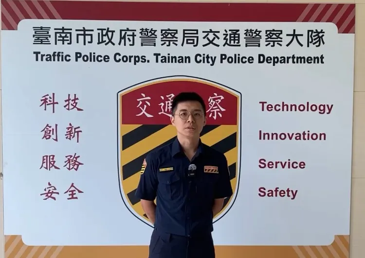 南市交通大隊指出，將了解此個案狀況，後續依法處理。莊曜聰翻攝