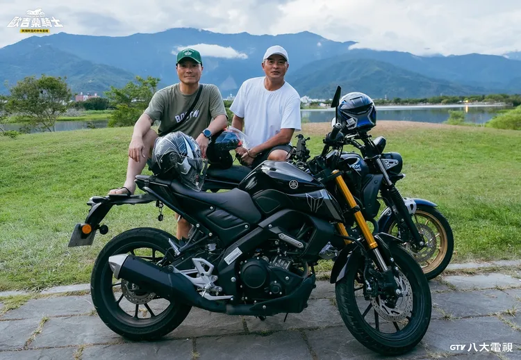 李銘順、李銘忠一同參與的《歐吉桑騎士－阿順阿忠的中年危機》。八大電視提供