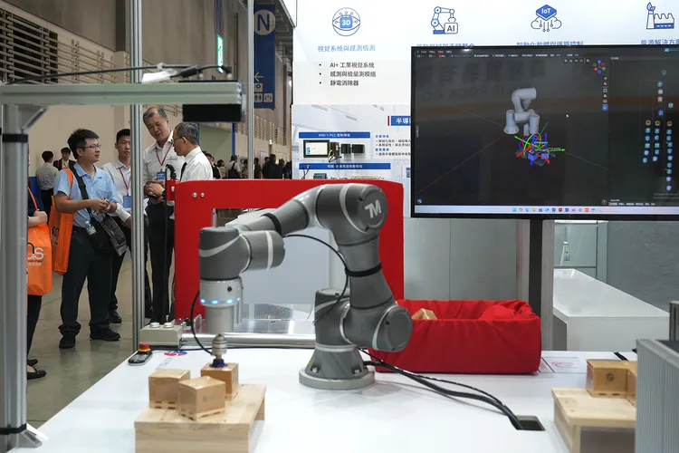 羅昇導入Mech-Mind-3D視覺，展示混料堆拆棧暨包裝整合解決方案。羅昇提供