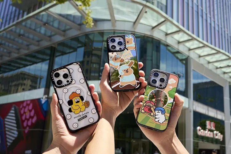 CASETiFY攜手人氣角色「線條小狗」、可愛的短尾矮袋鼠「YOUNG FOREST」與溫柔體貼的「胡子碰碰」推出以棒球為主題的全新系列。CASETiFY提供

