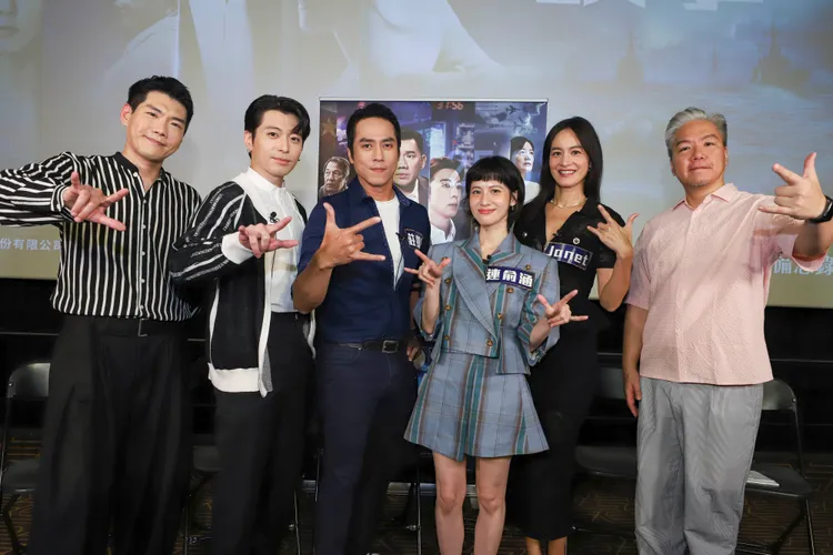 小鹿（左起）、侯彥西、莊凱勛、連俞涵、謝怡芬（Janet）、阿甘。民視提供