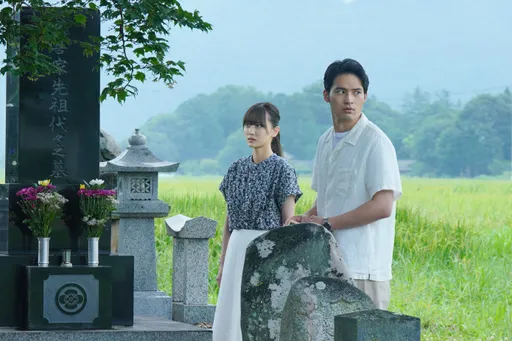 日本新男神搭档乃木坂46前成员 《火喰鸟之鸣》雄影国际首映