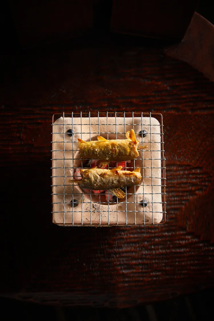 主廚稗田良平招牌香魚料理。豊漁餐飲集團提供