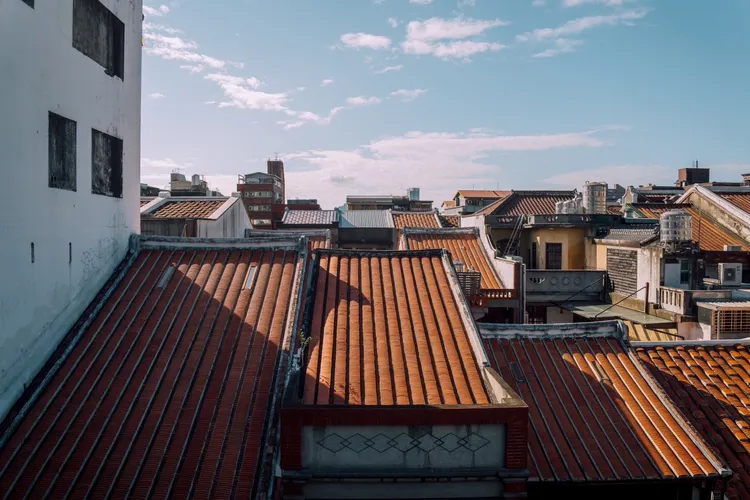 盈科EIKA座落在台北大稻埕街廓。豊漁餐飲集團提供