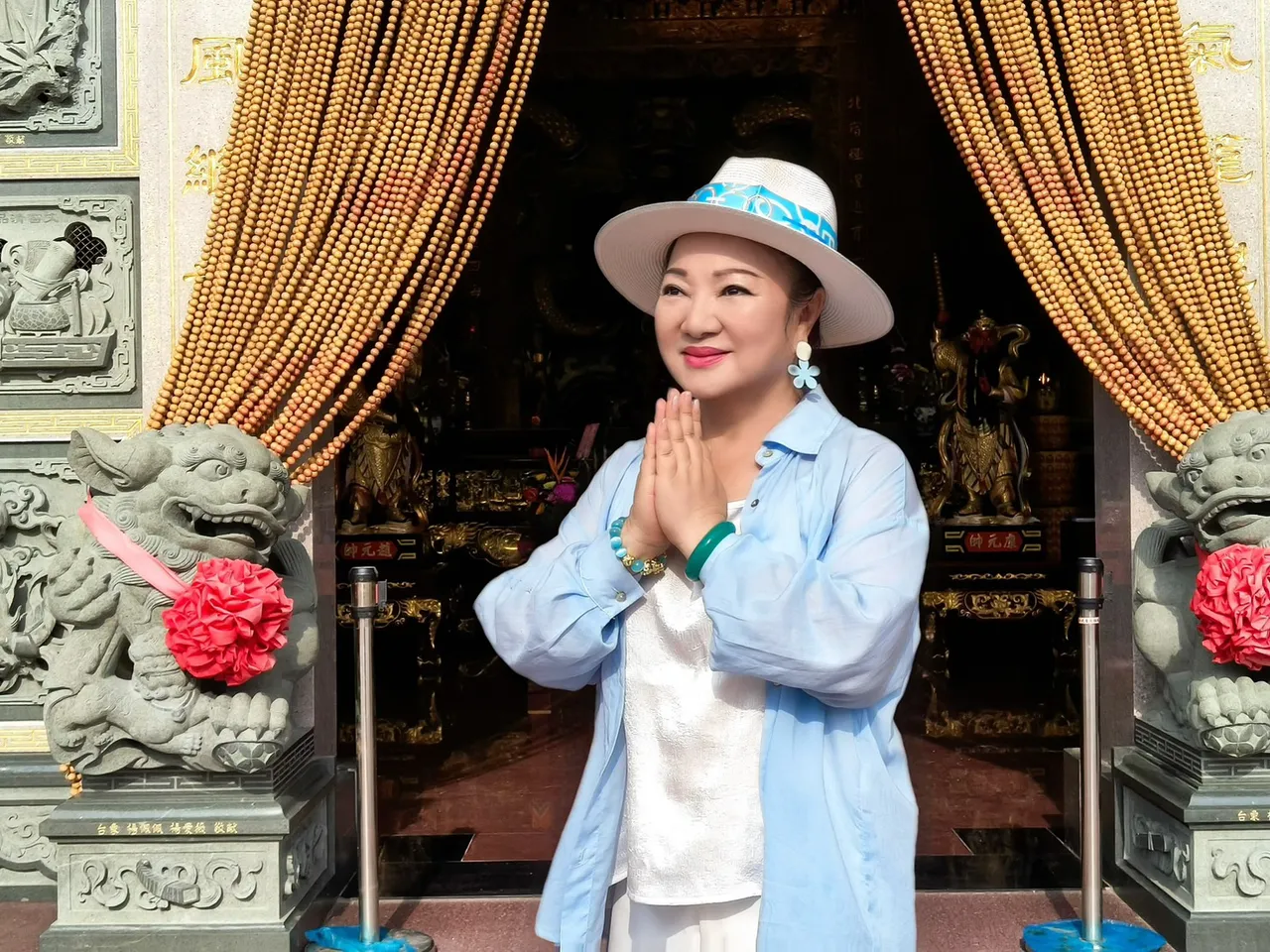 白冰冰感恩之旅 第3站来到云林台西太和武当北极殿。长兴影业提供
