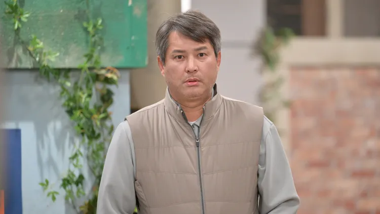 李鍾原飾演癡情父親，戲外也很深情，跟老婆結婚超過25年。中天提供