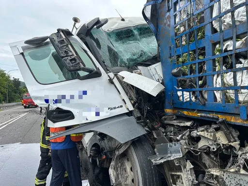 國3砂石車追撞大貨車!駕駛受傷送醫 疑是這個原因出狀況