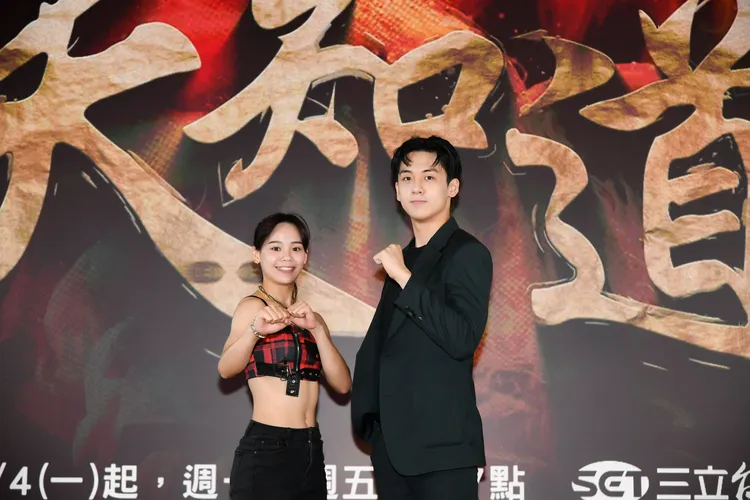 胡子萱（左）和葛兆恩都是白冰冰力捧的新秀。三立提供