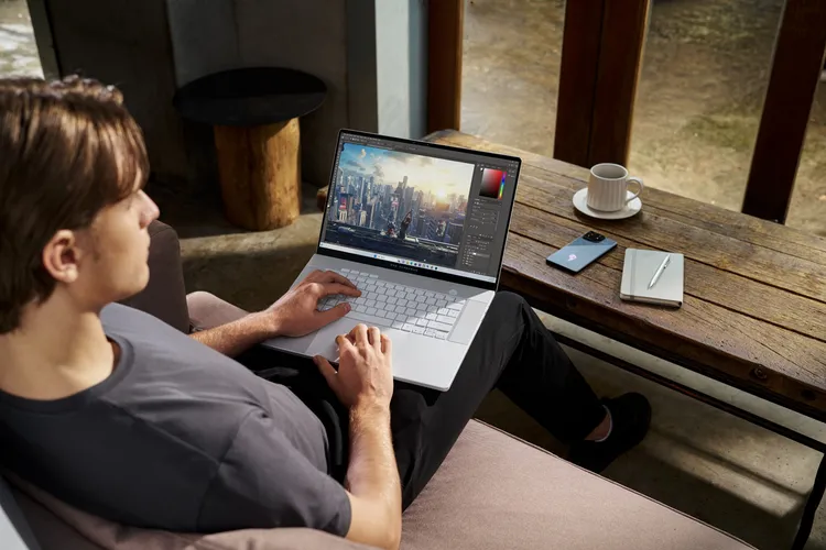 購買指定顯示卡筆電／桌機 登錄送AI實戰攻略電子書，提升AI即戰力。ASUS提供