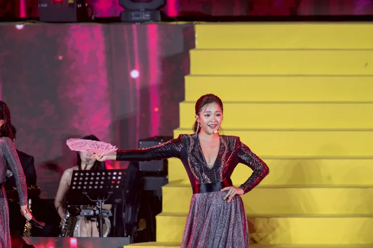 賴慧如帶來扇子舞。萬星傳播提供