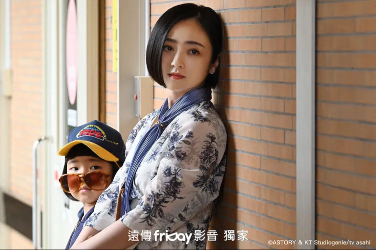 安達祐實（右）、永尾柚乃兩代童星飆戲，讓觀眾頻頻讚嘆。friDay影音提供