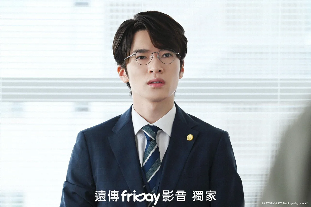 齊藤工親自下廚做菜給深澤辰哉吃。friDay影音提供