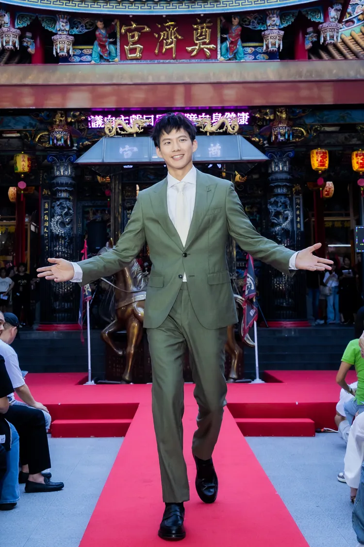 吳念軒首度加入《角頭》系列。曼尼娛樂提供