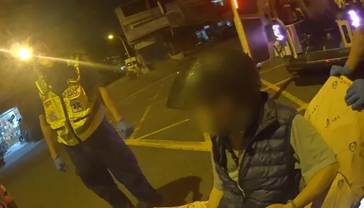 高燒騎車自摔 男怕麻煩家人拒就醫!出動哥哥勸說才答應