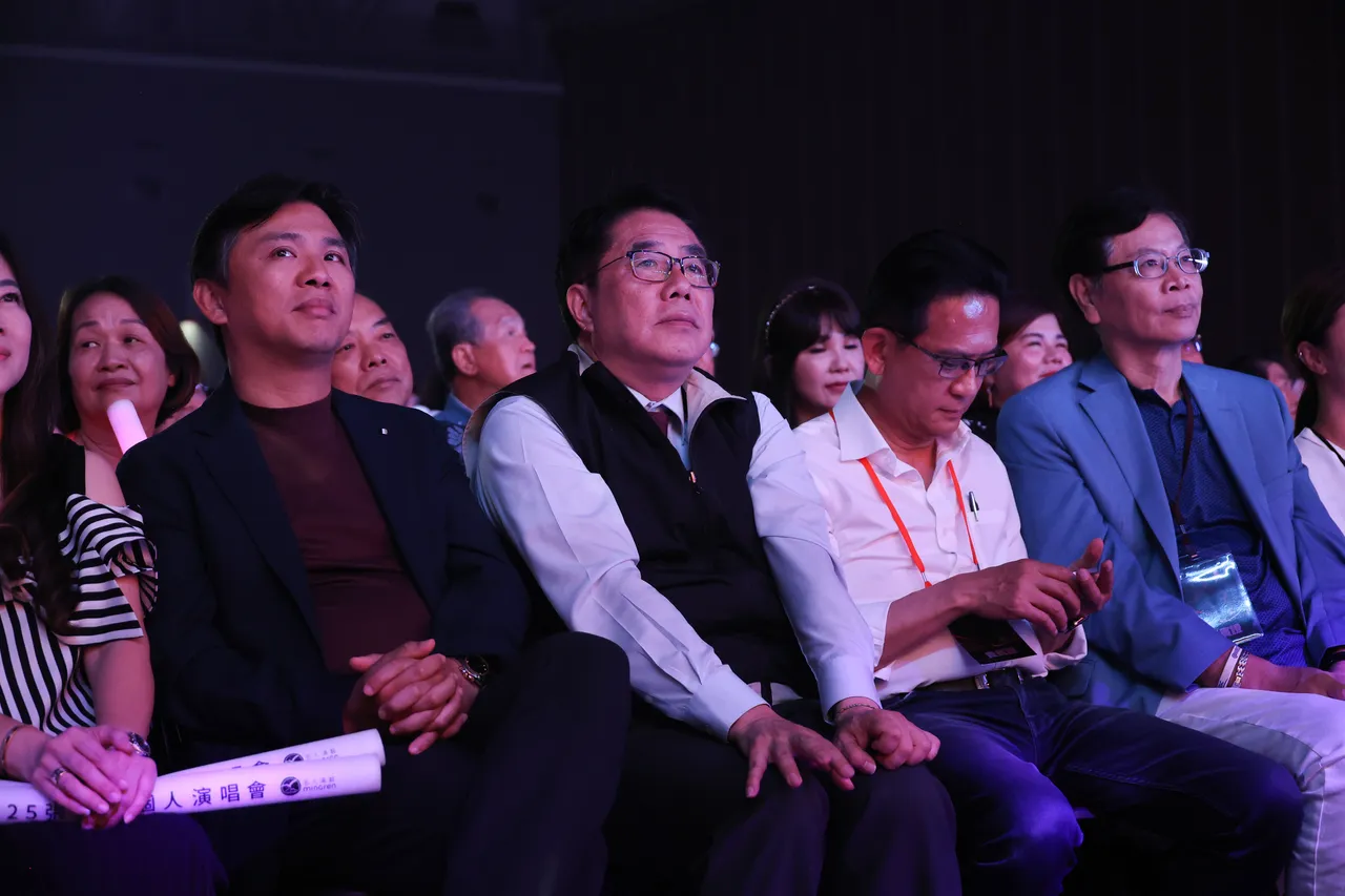 台南市長到場聆聽。名人演藝事業提供