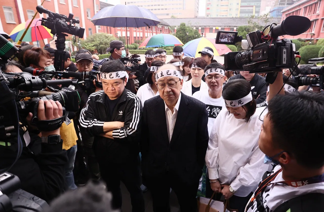 鍾佳濱憶及,柯建銘過去很柔軟,能與藍營的費鴻泰、王金平談判。資料照
