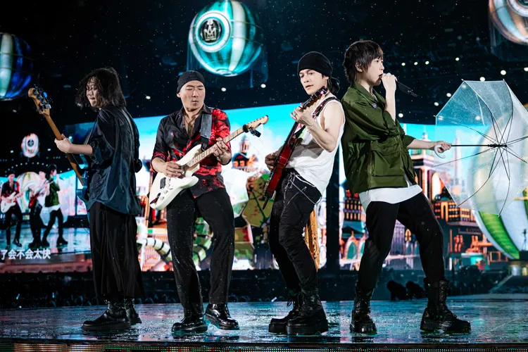 五月天笑問粉絲會不會「審美疲勞」。相信音樂提供