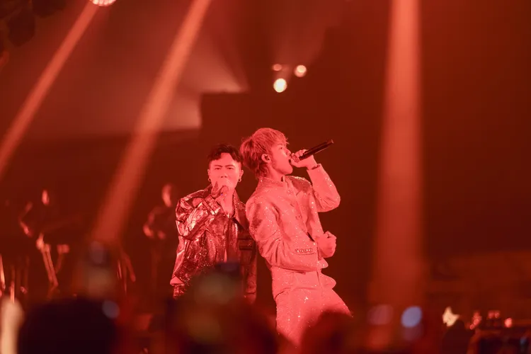 蕭秉治與鼓鼓組的「GX」炒熱全場氣氛。相信音樂提供