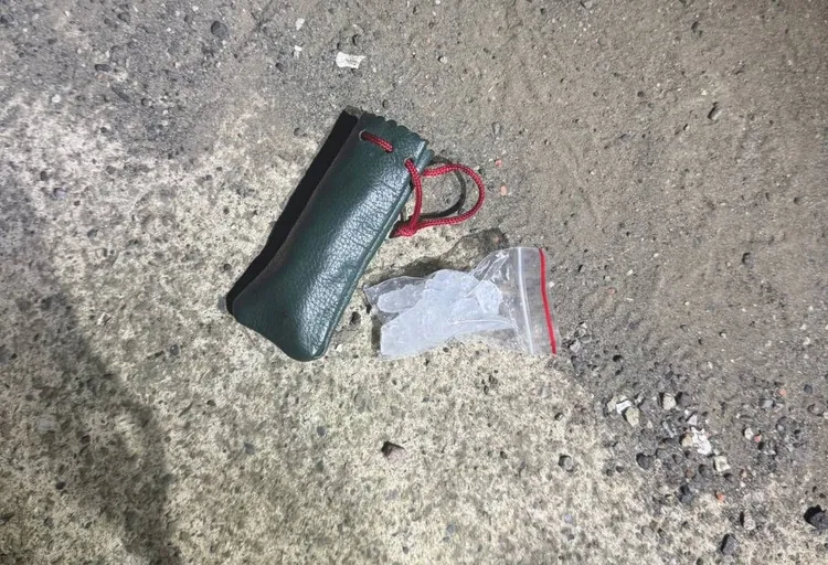 警方查獲被丟包的毒品。桃園警分局提供