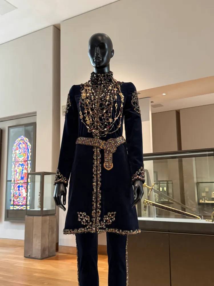 13. CHANEL：Karl Lagerfeld 想像了一場前往拜占庭的旅程，成就了這套設計。