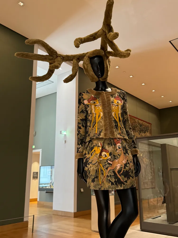 6. JC de Castelbajac：「小鹿斑比」主題，充滿童趣與奇想。