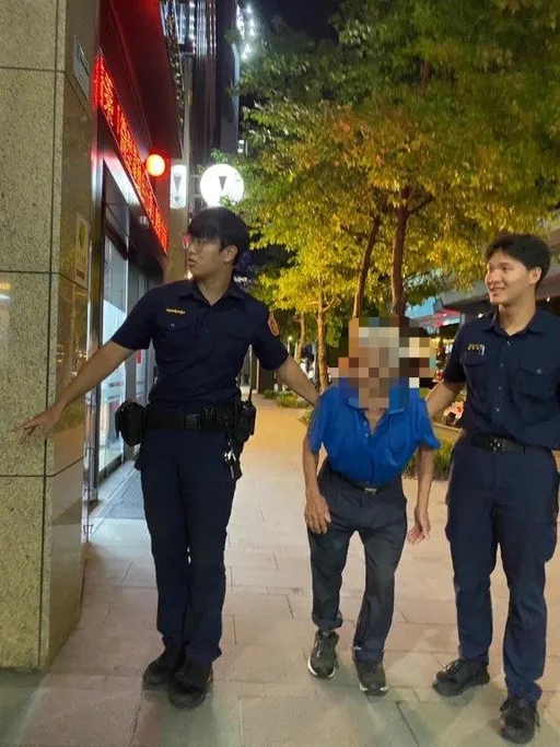 北市翁搭計程車外出迷途 大安警驅車載送返家