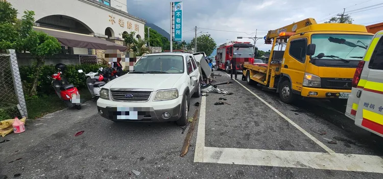 遭撞擊的汽車。民眾提供