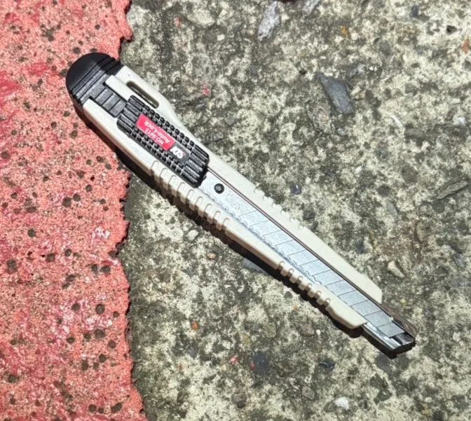 女嫌所使用美工刀。翻攝畫面