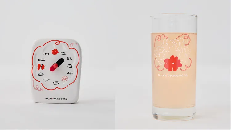mini matters花time is it陶瓷時鐘（左）1580元、仲夏花花玻璃杯（右）450元。品牌提供