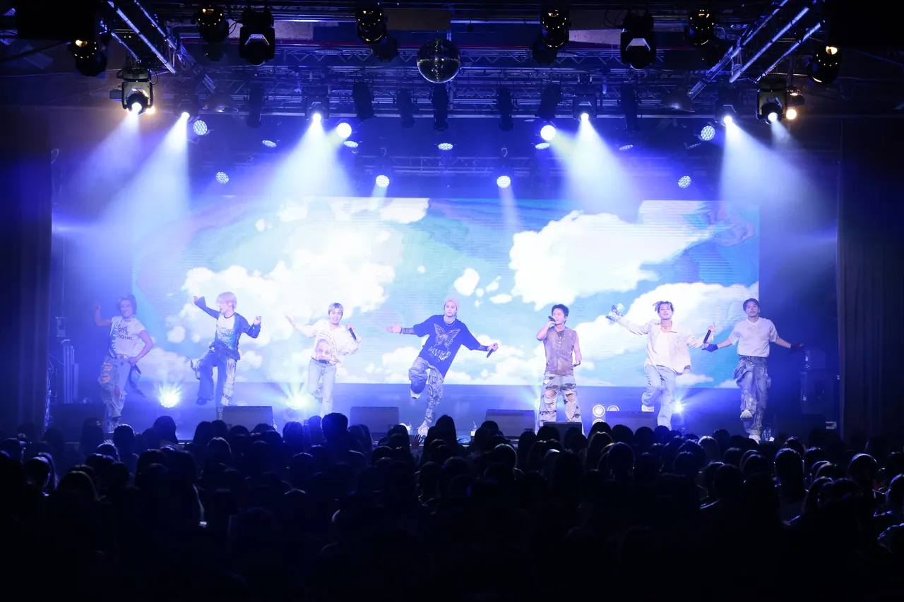 BBZ由砂田将宏(左起)、松井利树、奥田力也、海沼流星、日高龙太、深堀未来、加纳嘉将组成。LDH爱梦悦提供