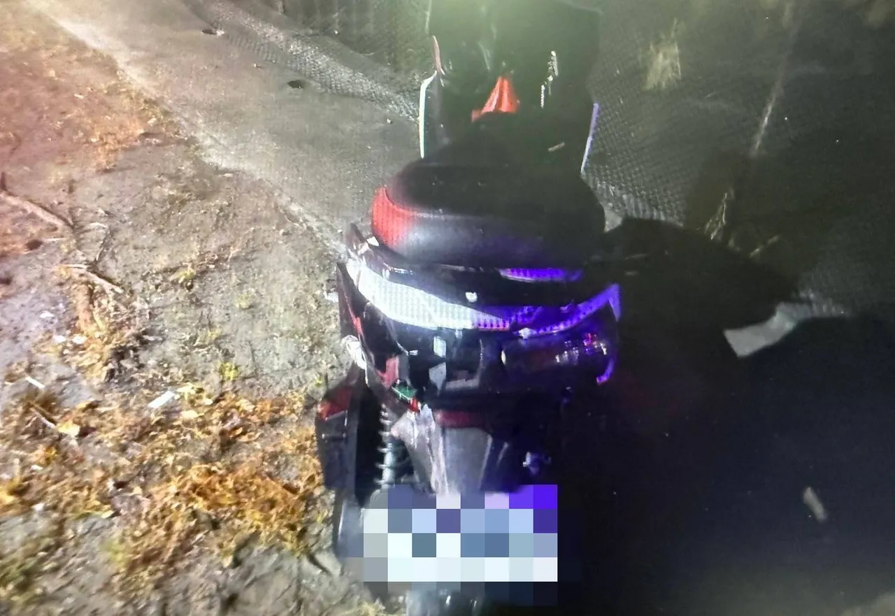 死者庄姓男骑士的机车。民众提供
