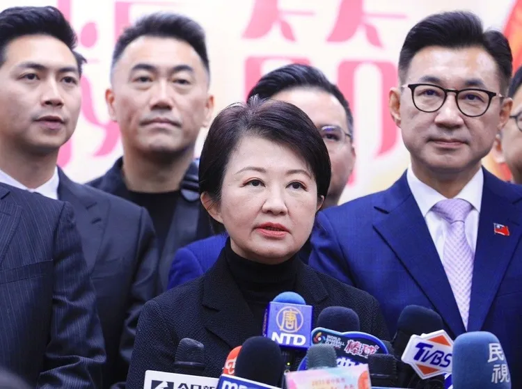 立法院副院長江啟臣(右)2026能否從盧秀燕手中接棒台中市長備受矚目。台中市府提供