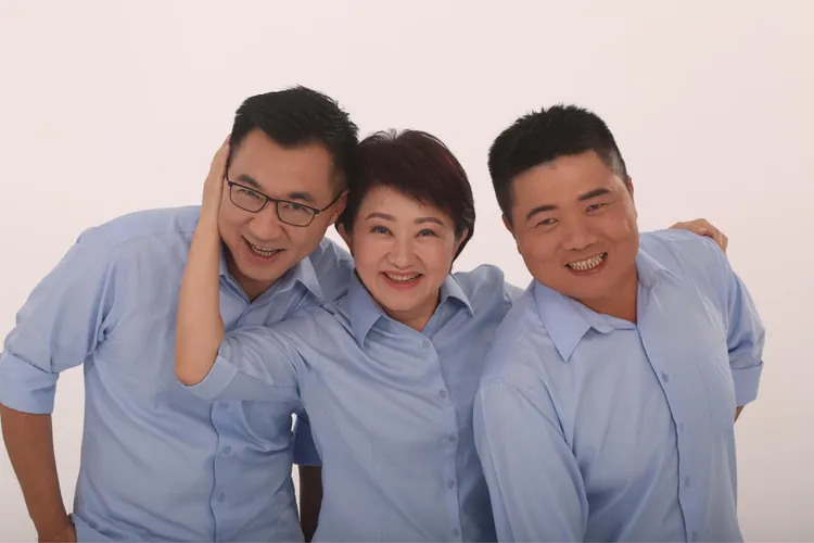 盧秀燕與台中實力派立委顏寬恒（右）、江啟臣（左）合影。盧秀燕臉書