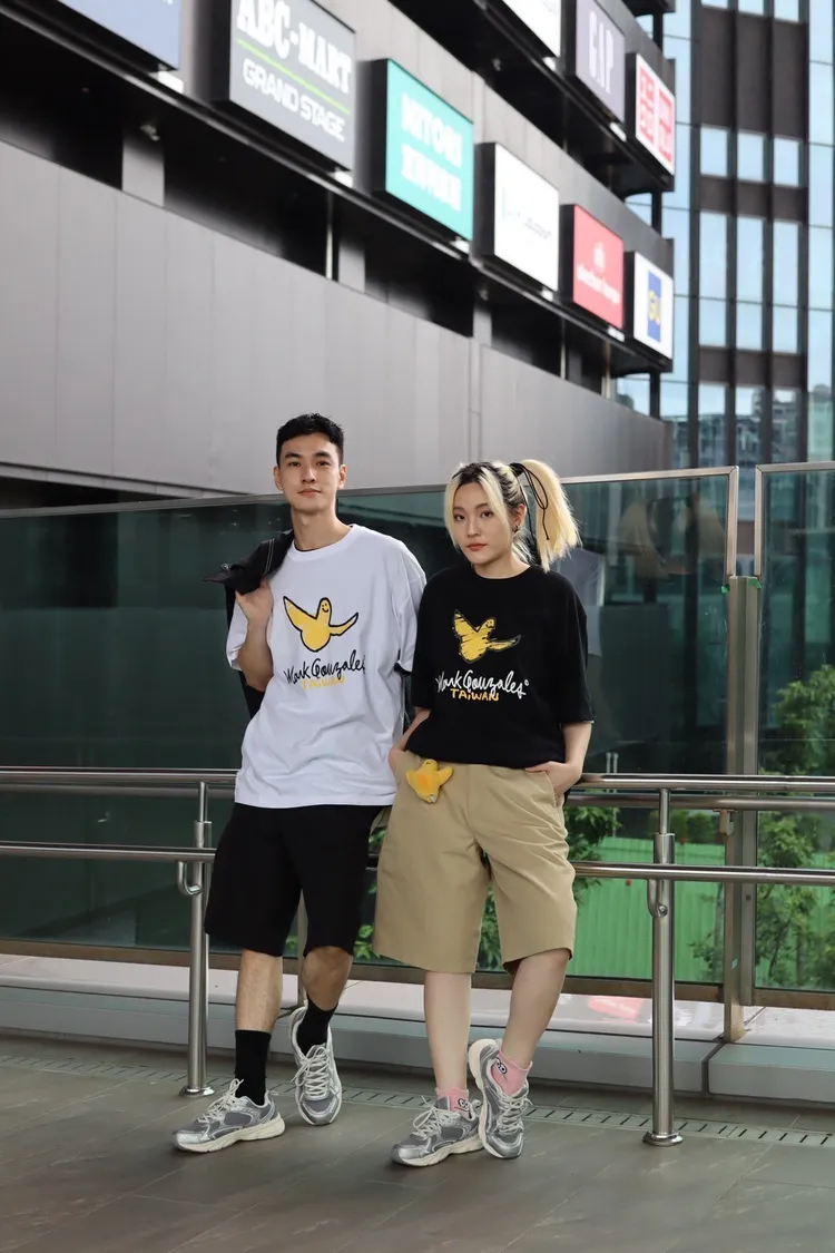 Mark Gonzales加碼為台灣潮人們設計獨家限定T恤。品牌提供