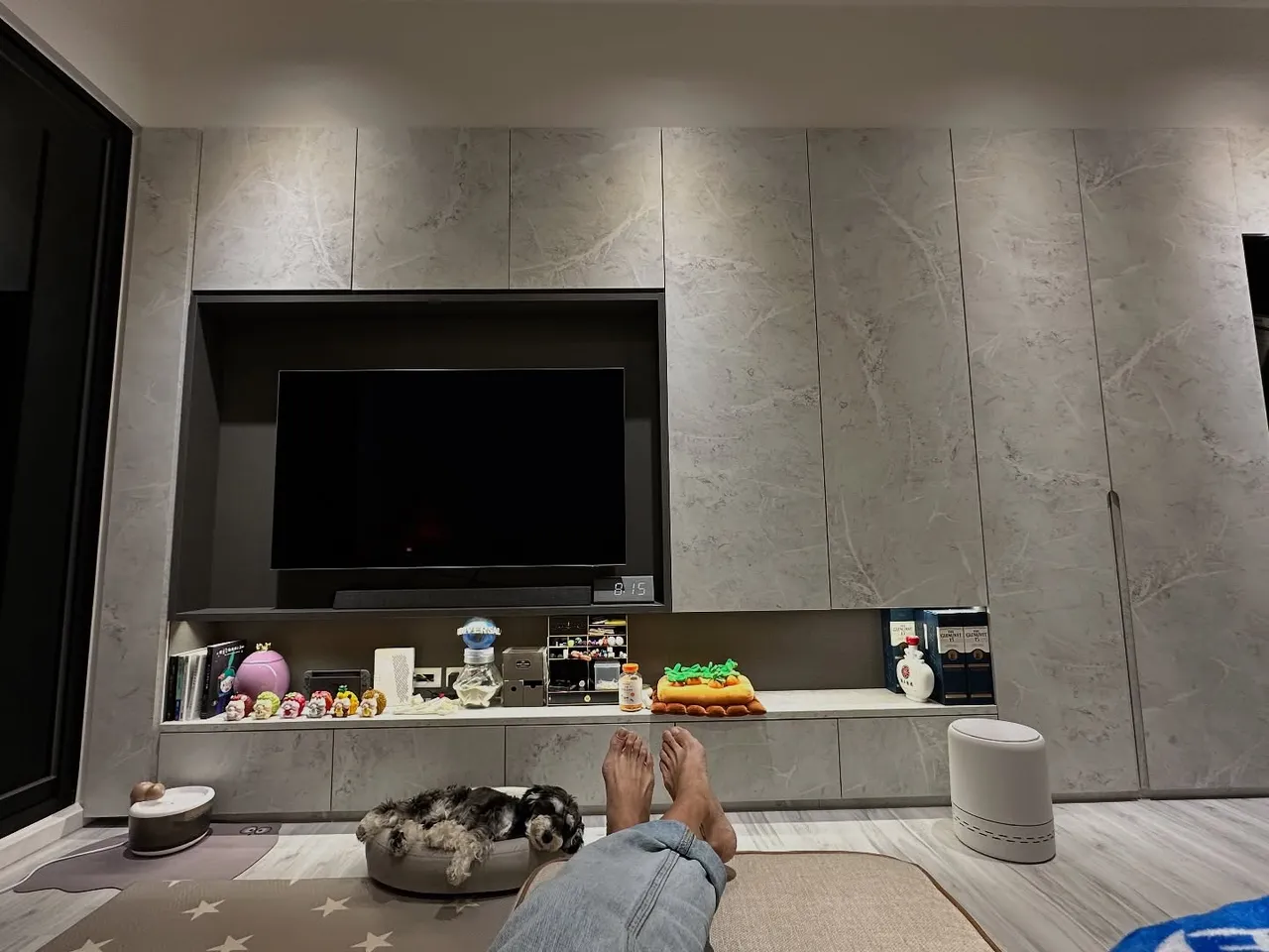 大牙享受在家的独处时光。翻摄大牙脸书