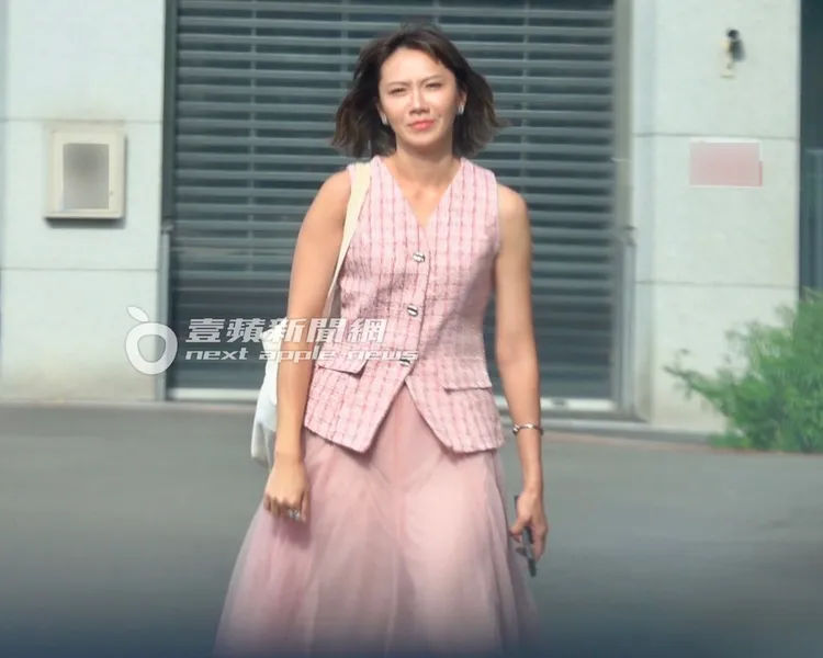 大牙結束工作，就火速返家。特勤中心攝