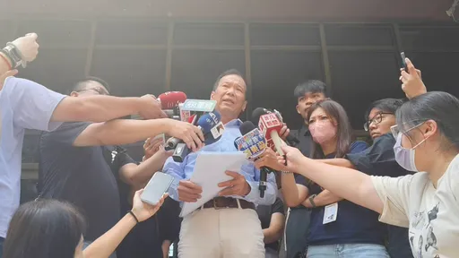 指柯文哲收賄挨告出庭 鍾小平當庭道歉和解!壽星無條件撤告