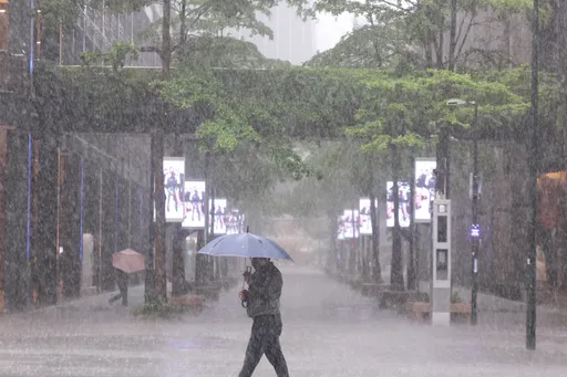 「國家級警報響」 台北、新北雨彈升級「豪雨特報」