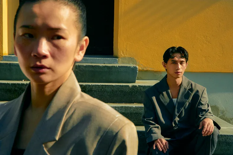 柏霖（右）看到學姐的舞蹈忍不住哭了。索尼音樂提供