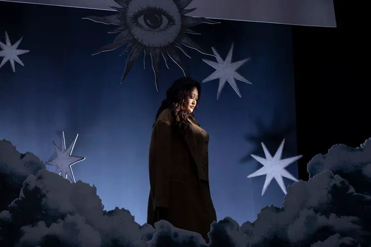 家家認為自己是以音樂說故事的說書人。相信音樂提供