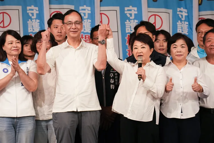 台中市長盧秀燕與立委楊瓊瓔、前立委鄭麗文。讀者提供