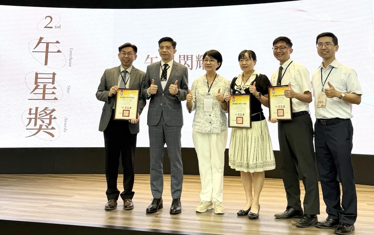 教育部今年全国午餐菜单表扬揭晓,高雄市永安区永安国小、湖内区明宗国小荣获「午星奖」。翻摄画面