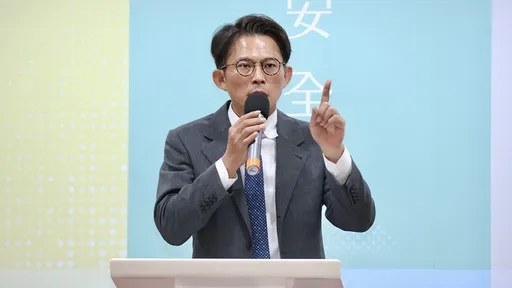 柯文哲撤告鍾小平 黃國昌:展現國家領導人氣度格局