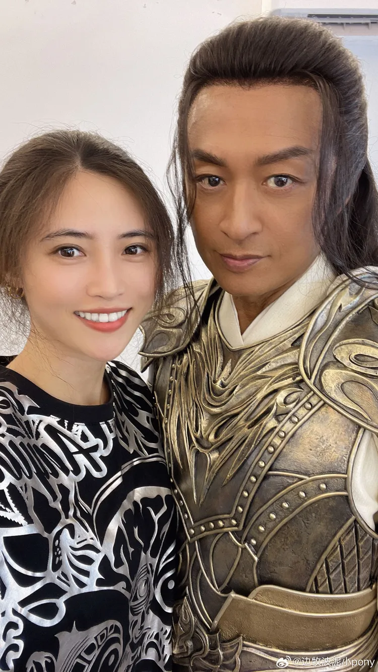 馬景濤女友Jane曾曬合照昭告「偶像成了愛人」。翻攝邊牧波泥小pony微博