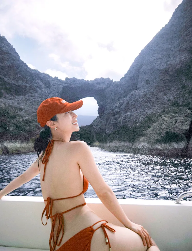 小薰甩肉成功後穿比基尼鬆了也不想遮，就是要秀身材。美体專科