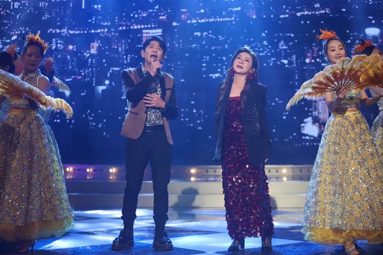 因要與荒山亮（左）合唱，王彩樺已失眠二個禮拜。民視提供